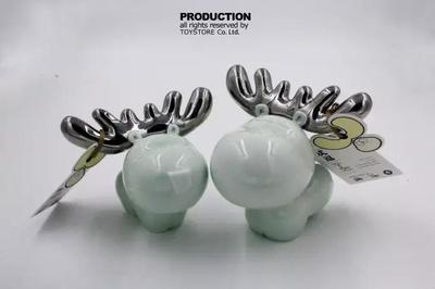 建筑設(shè)計師轉(zhuǎn)行原創(chuàng)潮流玩具，用中國版Kaws概念贏得投資青睞